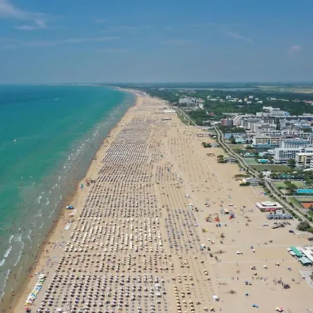 Lovely Flat Just 150M From The Beach Apartmán