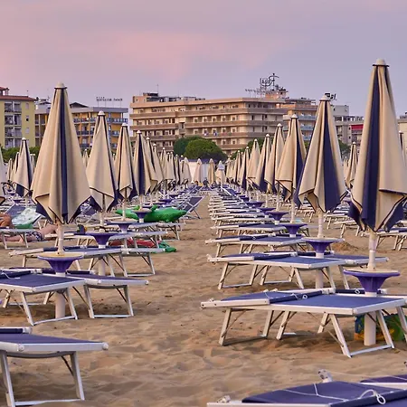 Lovely Flat Just 150M From The Beach