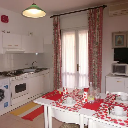 Lovely Flat Just 150M From The Beach 公寓 比比翁