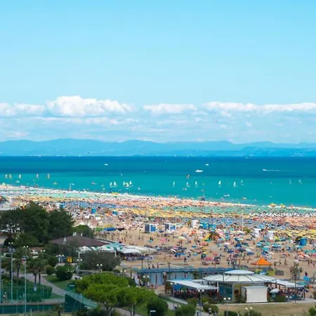 Lovely Flat Just 150M From The Beach 公寓